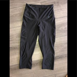 Nike cropped active leggings